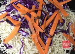 Colorful Braised Noodles Illustration 10