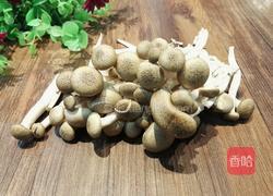 菌菇豆腐汤的做法图解1