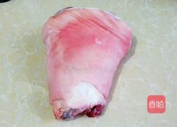 炖肘子的做法图解1