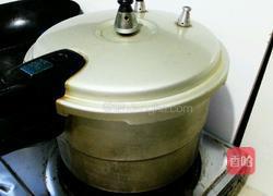 炖肘子的做法图解7