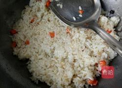 黄金蛋炒饭的做法图解2