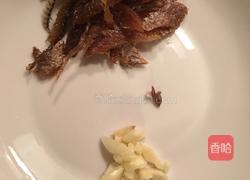 豆豉鲮鱼炒麦菜的做法图解2