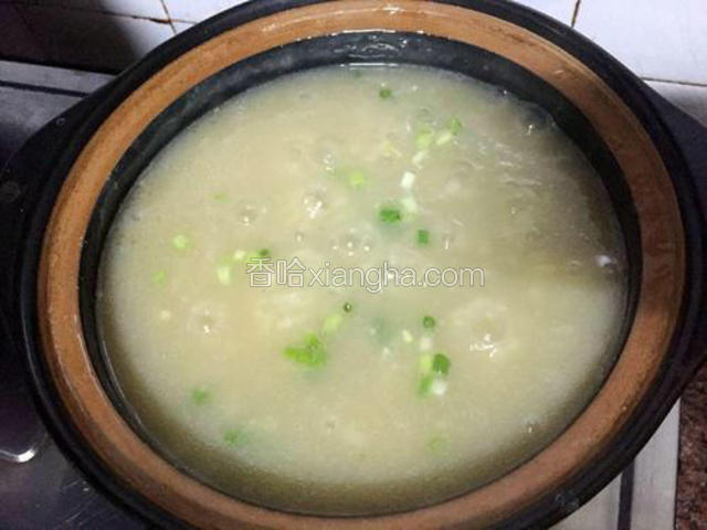 撒上葱花即可关火