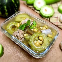 黄豆苦瓜排骨汤的做法[图]