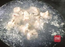 黄豆苦瓜排骨汤的做法图解2