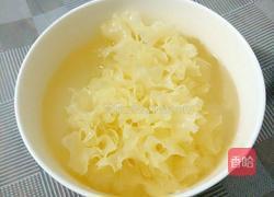 银耳红枣枸杞汤的做法图解2