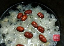 银耳红枣枸杞汤的做法图解3