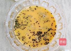 火腿肠炒鸡蛋的做法图解2