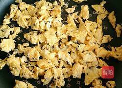 火腿肠炒鸡蛋的做法图解3