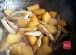 土豆烧豆角的做法图解8