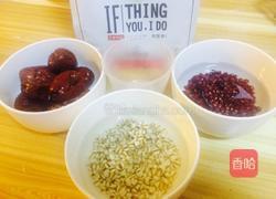 红枣粥的做法图解2