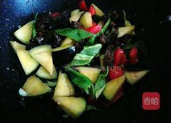 西红柿炒茄子的做法图解7