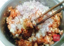 猪肉丸子的做法图解2