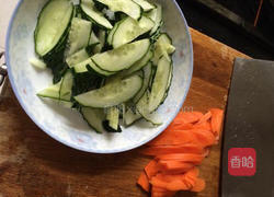 金针菇黄瓜炒鸡蛋的做法图解5