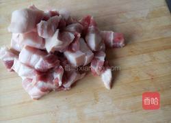 白菜猪肉炖粉条的做法图解1