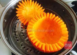 奶香小米南瓜粥的做法图解2