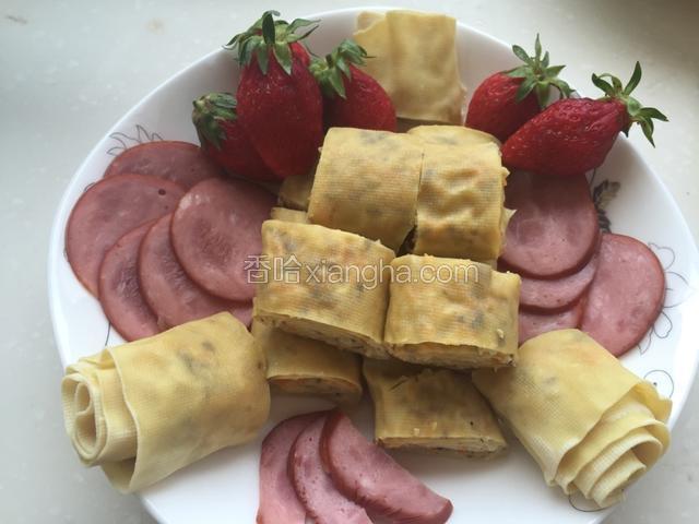 凉一些了就开切摆盘吧。还可以做肉馅儿版！