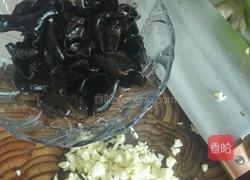 蒜蓉西兰花炒黑木耳的做法图解2