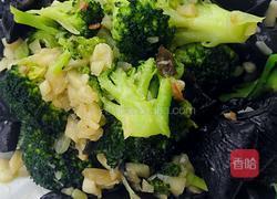 蒜蓉西兰花炒黑木耳的做法图解8