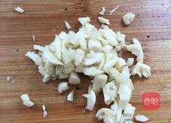 凉拌花生米菠菜的做法图解3