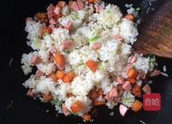 香肠胡萝卜蛋炒饭的做法图解8