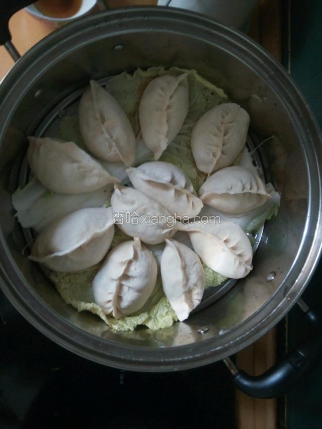 白菜肉馅蒸饺子