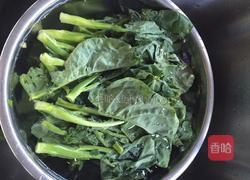 芥兰炒湘西腊肉的做法图解1