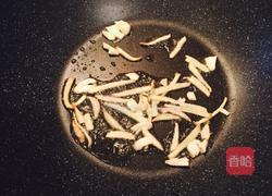 芥兰炒湘西腊肉的做法图解6