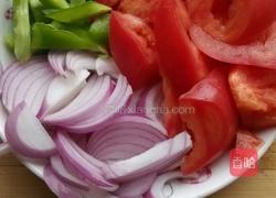 西红柿洋葱炒面的做法图解1