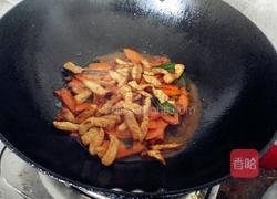 红萝卜炒肉的做法图解7