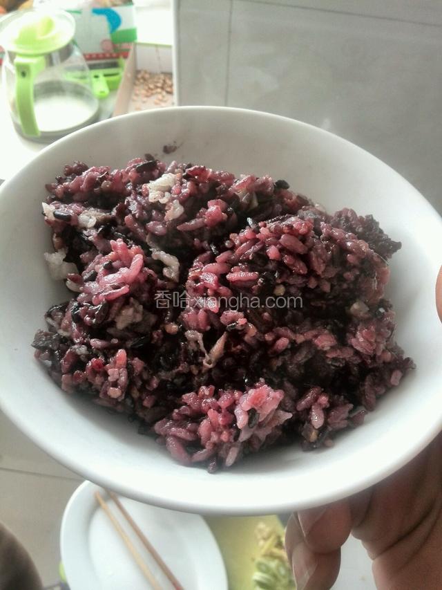 黑米米饭配猪排～那是一个香！