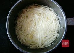 酸辣凉拌土豆丝的做法图解3
