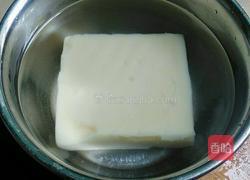 凉拌米豆腐的做法图解2