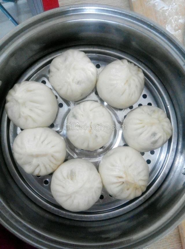 醒发完之后开大火上气之后转中火六分钟，焖2分钟就可以了～