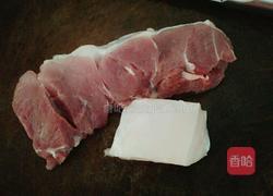 荸荠红萝卜小菜心肉饼汤的做法图解1