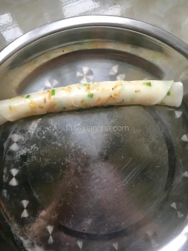 卷起来放一边，继续做完剩下的粉浆