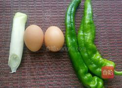 鸡蛋炒辣椒的做法图解1