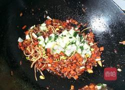 特色炸酱面的做法图解11