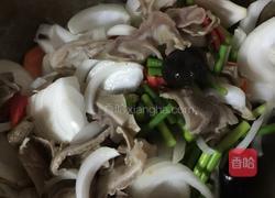 洋葱爆猪肚的做法图解2