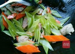 莴笋炒肉片的做法图解5