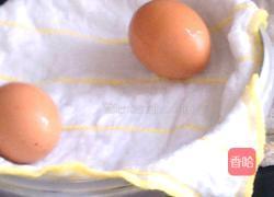 水煮蛋的做法图解1