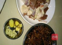 老鸭笋干煲的做法图解1