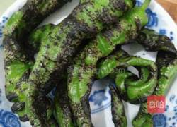 火烧辣椒拌皮蛋的做法图解3