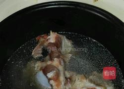 筒子骨炖莲藕的做法图解3