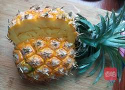 菠萝船水果沙拉的做法图解1