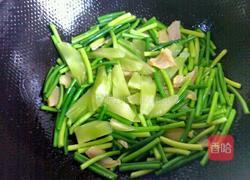 莴苣蒜苗咸肉片的做法图解6
