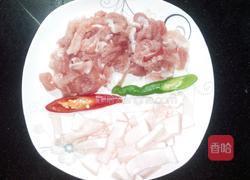 鲜竹笋炒肉丝的做法图解1