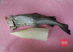 红烧鳕鱼炖白萝卜的做法图解1