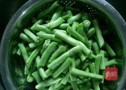 干煸五花肉豆角的做法图解1