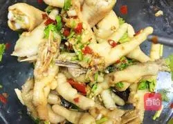 Illustration of how to make cold chicken feet 8